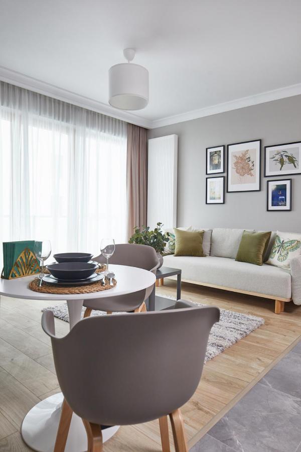 Metro Imielin Apartment